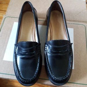 Black "Penny-loafers"